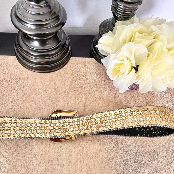 Women’s Rhinestone Gold Buckle Studded Belt - Picture 6 of 12